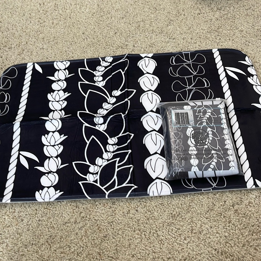 Aloha bath mat and matching curtains